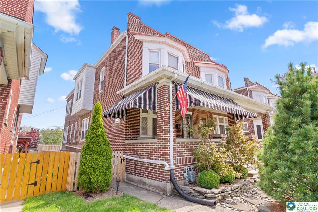 Allentown City, Pennsylvania 18104, United States, 4 Bedrooms Bedrooms, ,2 BathroomsBathrooms,Residential,Pending,116245