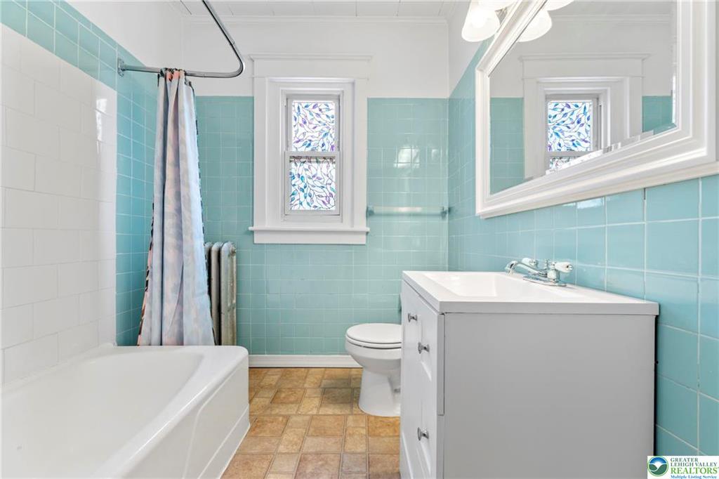 Allentown City, Pennsylvania 18104, United States, 4 Bedrooms Bedrooms, ,2 BathroomsBathrooms,Residential,Pending,116245