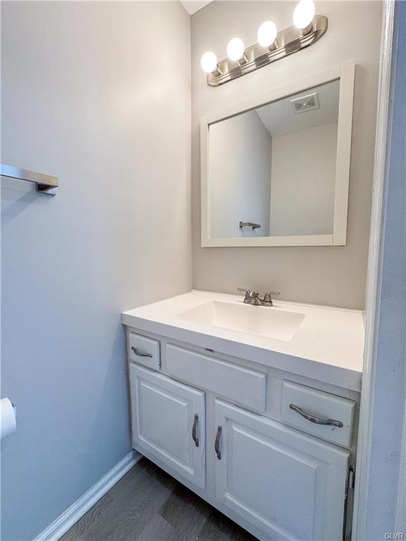 Allentown City, Pennsylvania 18104, United States, 3 Bedrooms Bedrooms, ,4 BathroomsBathrooms,Residential,Pending,89730