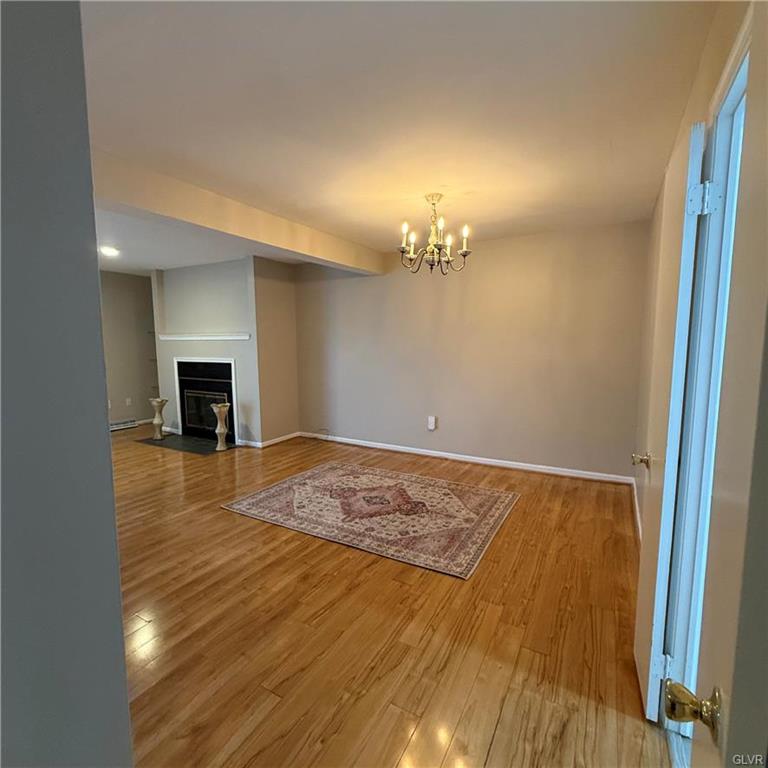 Allentown City, Pennsylvania 18104, United States, 3 Bedrooms Bedrooms, ,4 BathroomsBathrooms,Residential,Pending,89730