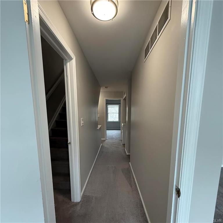 Allentown City, Pennsylvania 18104, United States, 3 Bedrooms Bedrooms, ,4 BathroomsBathrooms,Residential,Pending,89730