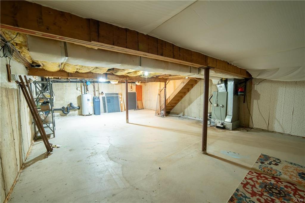 Allentown City, Pennsylvania 18104, United States, 3 Bedrooms Bedrooms, ,4 BathroomsBathrooms,Residential,Pending,89730