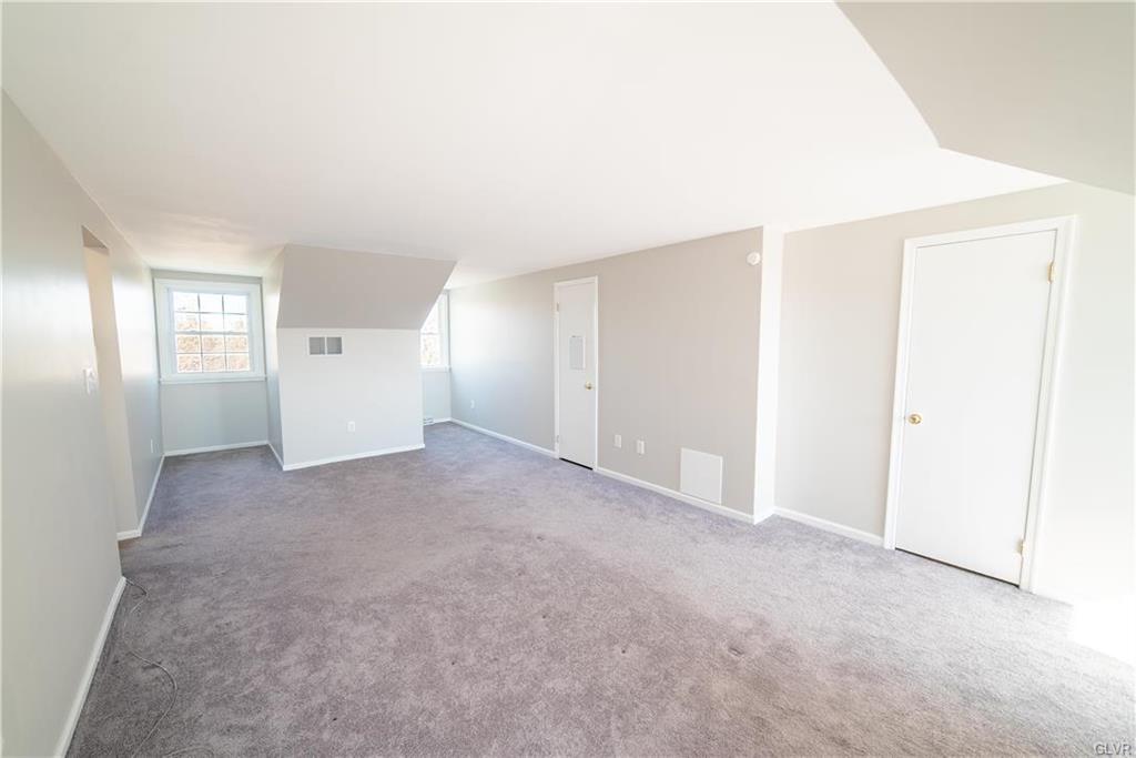 Allentown City, Pennsylvania 18104, United States, 3 Bedrooms Bedrooms, ,4 BathroomsBathrooms,Residential,Pending,89730