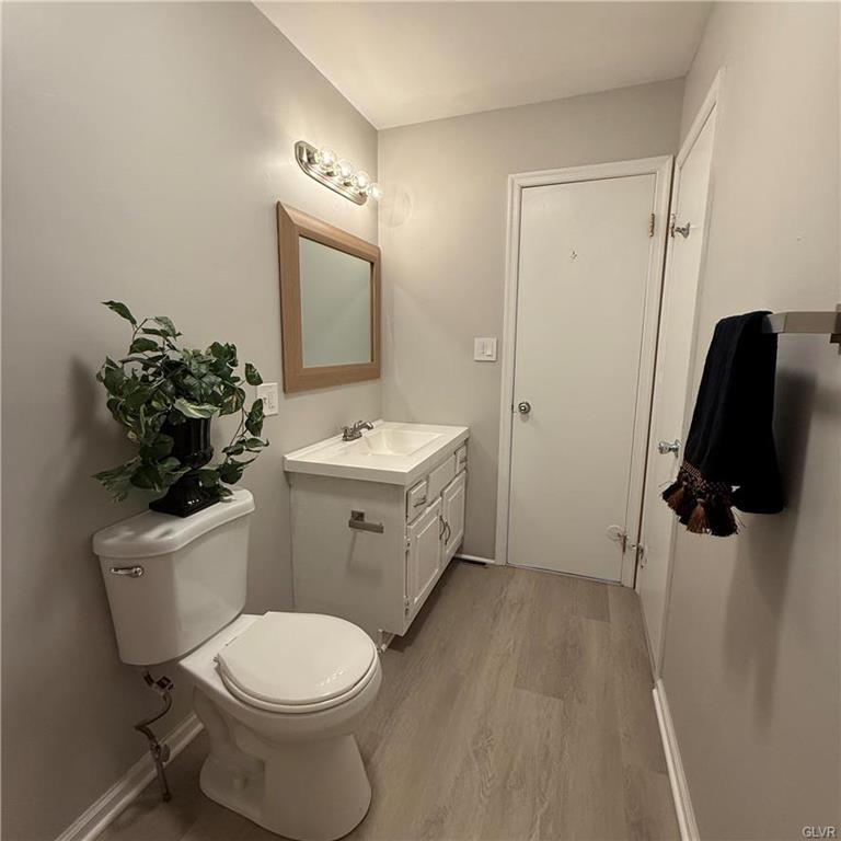 Allentown City, Pennsylvania 18104, United States, 3 Bedrooms Bedrooms, ,4 BathroomsBathrooms,Residential,Pending,89730