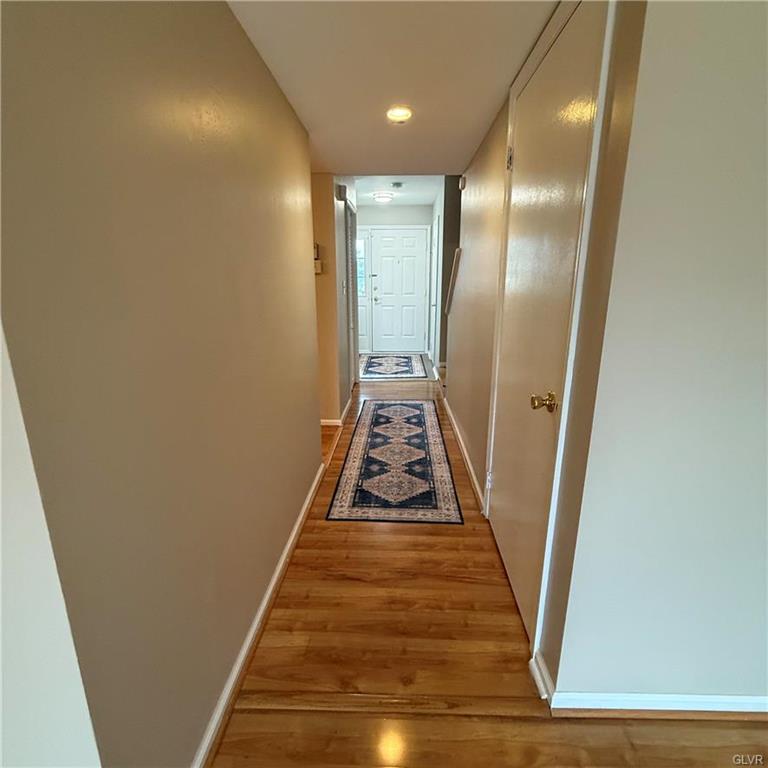 Allentown City, Pennsylvania 18104, United States, 3 Bedrooms Bedrooms, ,4 BathroomsBathrooms,Residential,Pending,89730