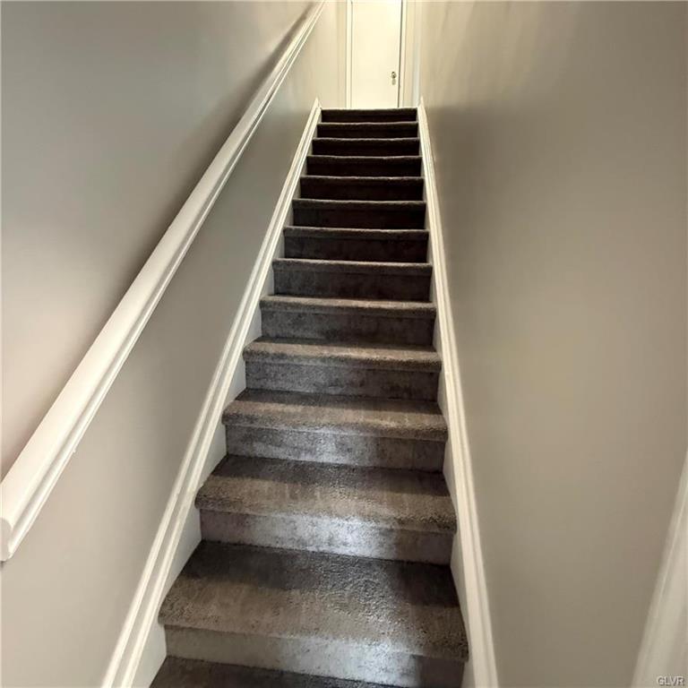 Allentown City, Pennsylvania 18104, United States, 3 Bedrooms Bedrooms, ,4 BathroomsBathrooms,Residential,Pending,89730