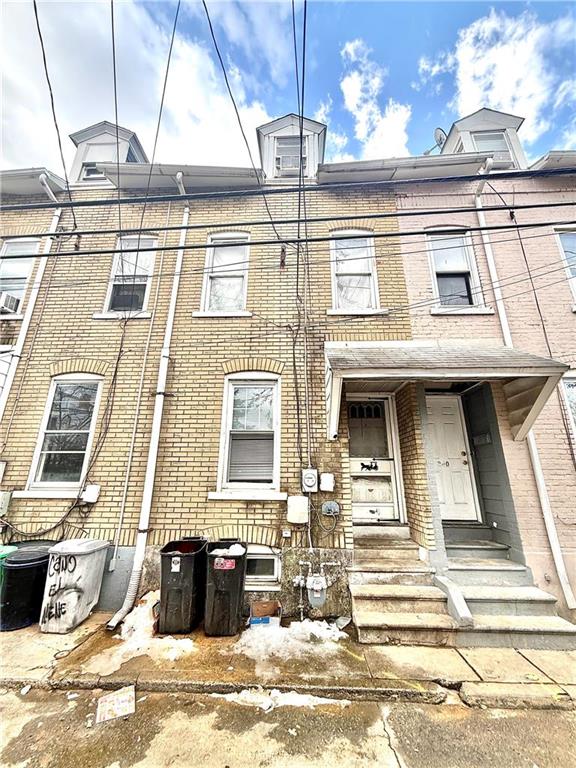 Allentown City, Pennsylvania 18102, United States, 3 Bedrooms Bedrooms, ,1 BathroomBathrooms,Residential,Pending,11208