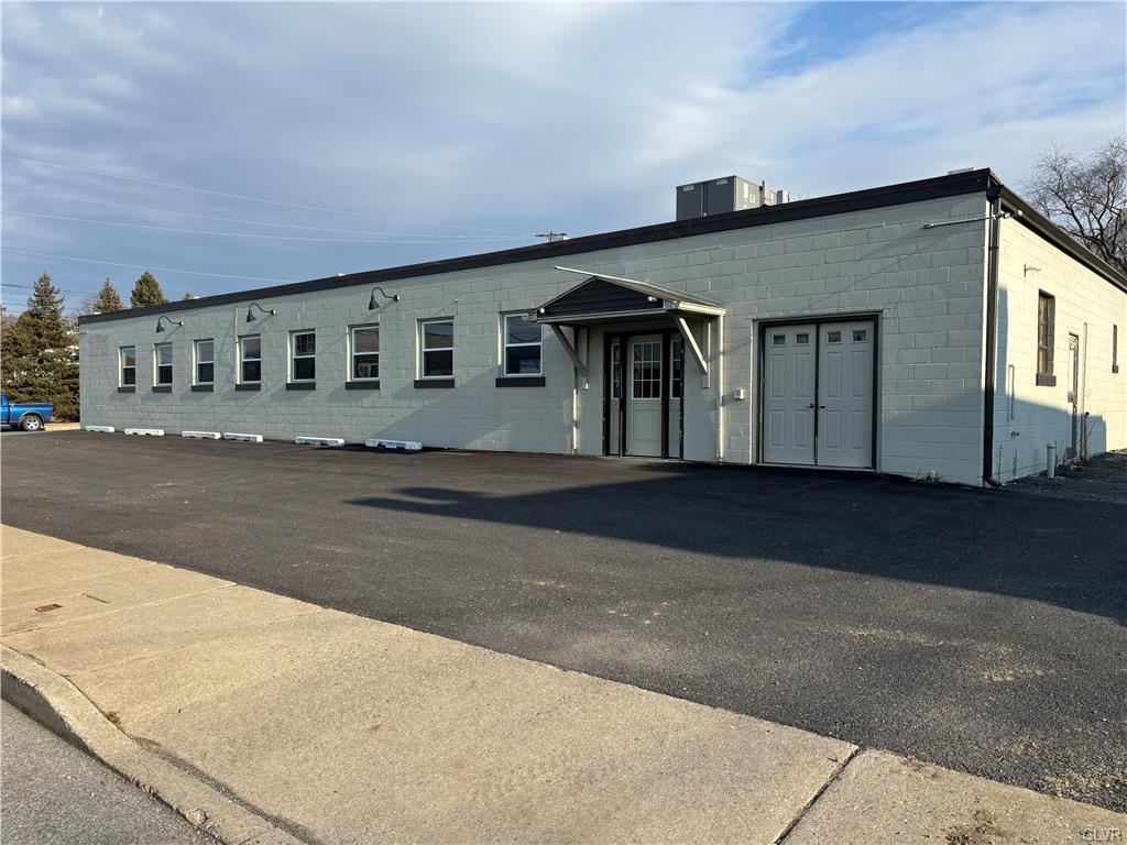Emmaus Borough, Pennsylvania 18049, United States, ,Commercial,Pending,87283