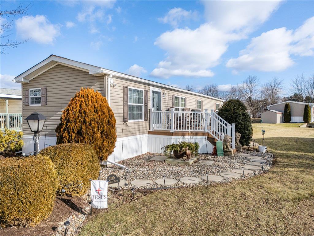 Lower Macungie Twp, Pennsylvania 18062, United States, 2 Bedrooms Bedrooms, ,1 BathroomBathrooms,Residential,Pending,17511