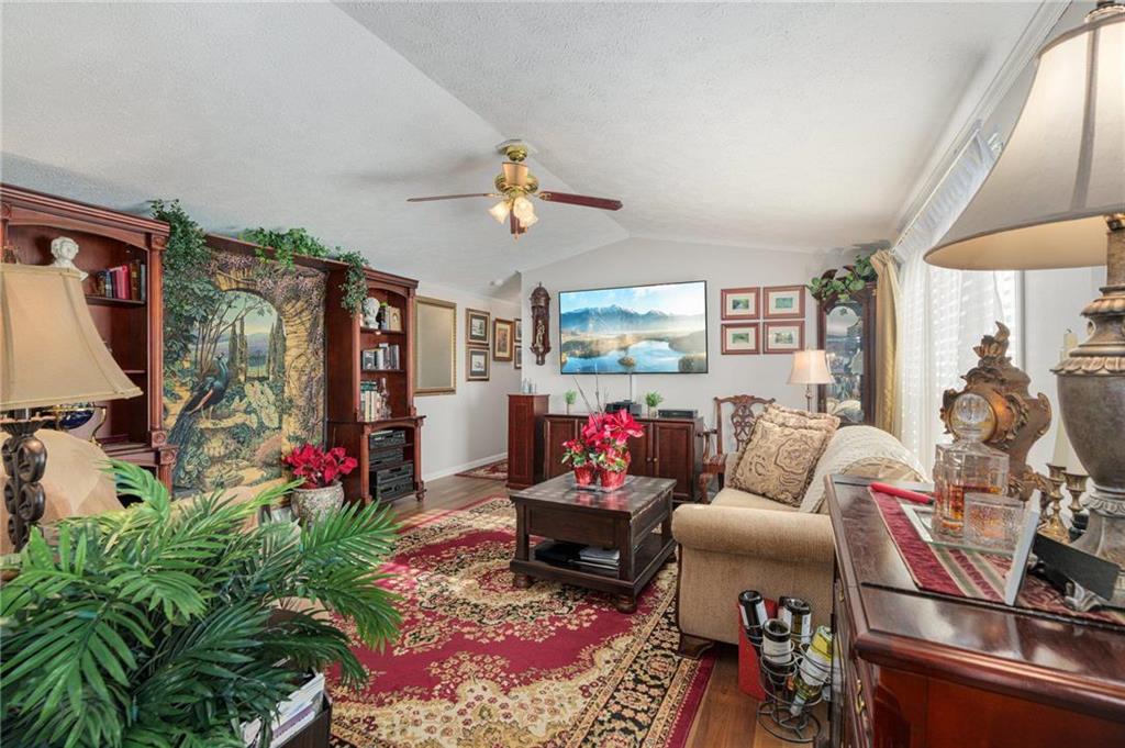 Lower Macungie Twp, Pennsylvania 18062, United States, 2 Bedrooms Bedrooms, ,1 BathroomBathrooms,Residential,Pending,17511