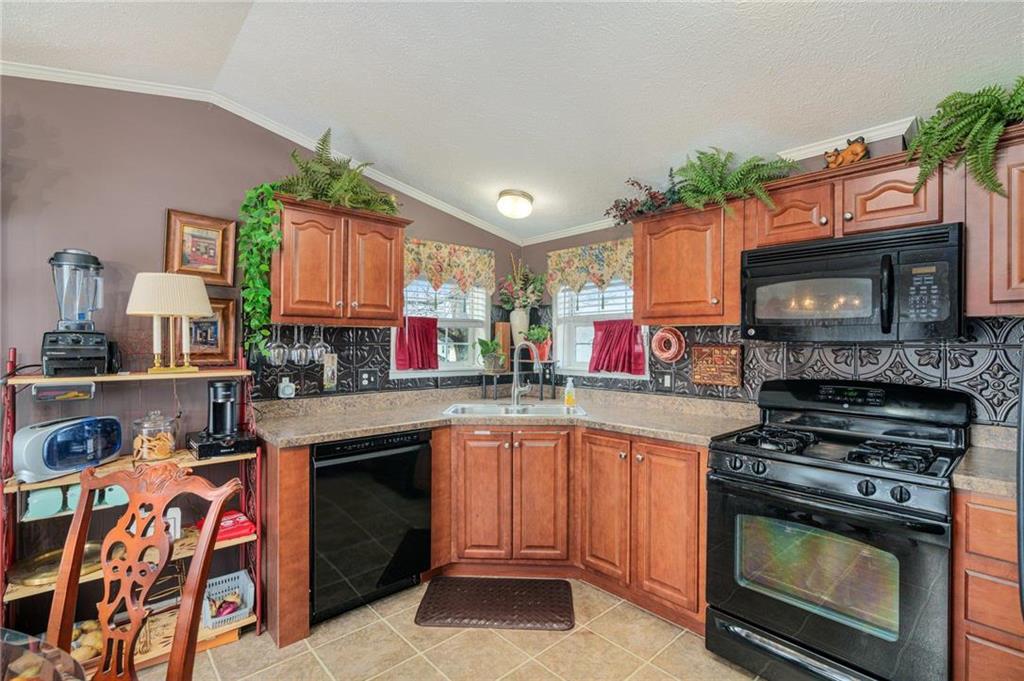 Lower Macungie Twp, Pennsylvania 18062, United States, 2 Bedrooms Bedrooms, ,1 BathroomBathrooms,Residential,Pending,17511