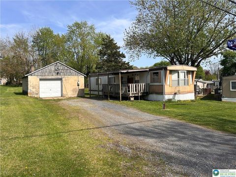 Photo of 2845 Pacific Avenue, Whitehall, PA 18069 (MLS # 756721) Photo of 2845 Pacific Avenue, Whitehall, PA 18069 (MLS # 756721)