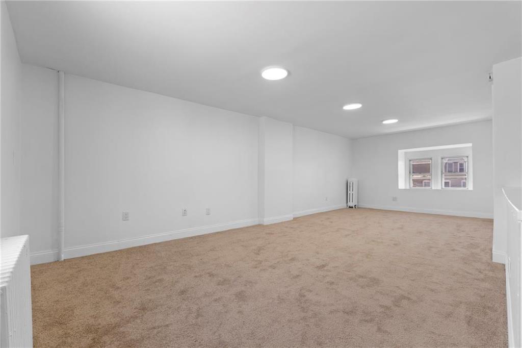 Allentown City, Pennsylvania 18103, United States, 4 Bedrooms Bedrooms, ,1 BathroomBathrooms,Residential,Pending,15884