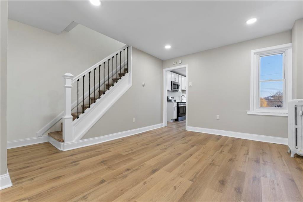 Allentown City, Pennsylvania 18103, United States, 4 Bedrooms Bedrooms, ,1 BathroomBathrooms,Residential,Pending,15884