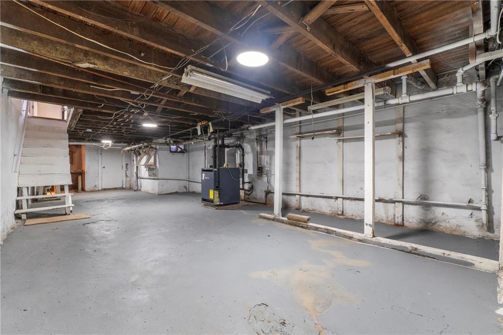 Allentown City, Pennsylvania 18103, United States, 4 Bedrooms Bedrooms, ,1 BathroomBathrooms,Residential,Pending,15884