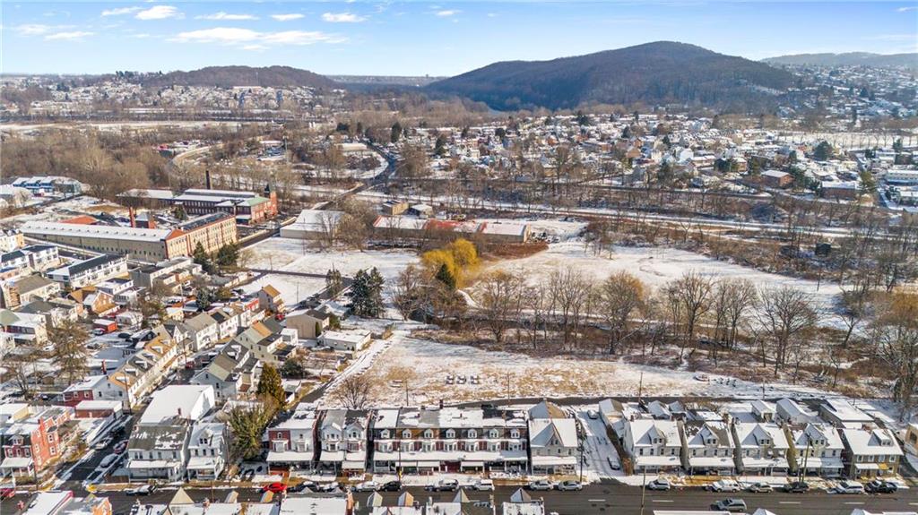 Allentown City, Pennsylvania 18103, United States, 4 Bedrooms Bedrooms, ,1 BathroomBathrooms,Residential,Pending,15884