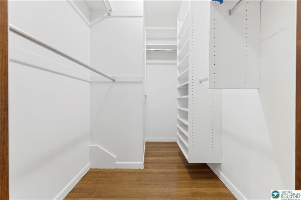 Allentown City, Pennsylvania 18104, United States, 4 Bedrooms Bedrooms, ,3 BathroomsBathrooms,Residential,Pending,121234