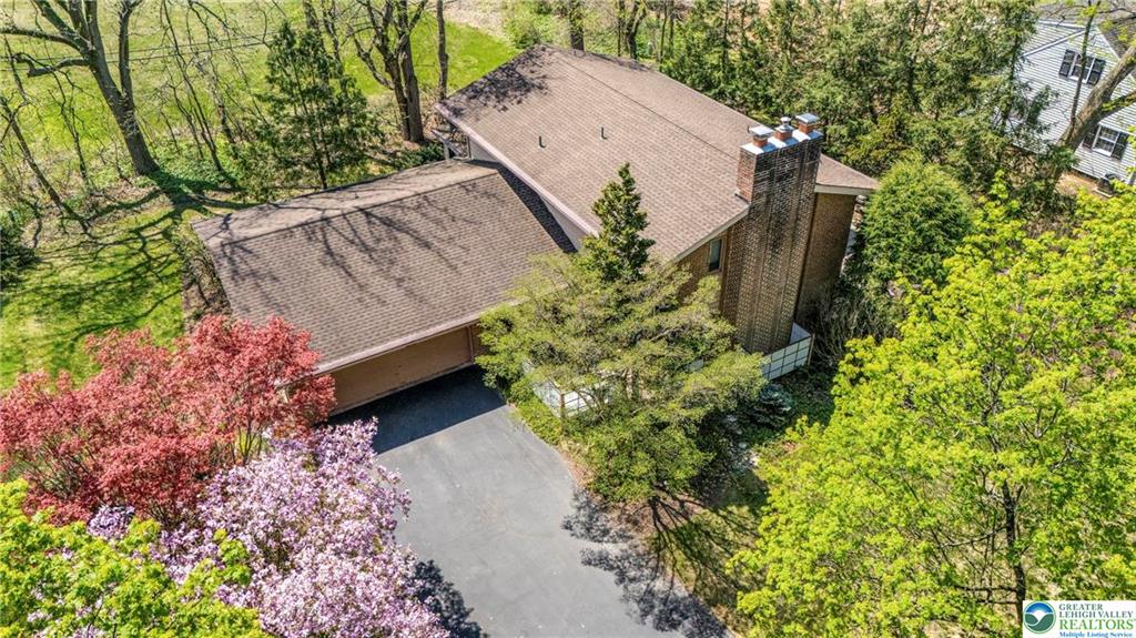 Allentown City, Pennsylvania 18104, United States, 4 Bedrooms Bedrooms, ,3 BathroomsBathrooms,Residential,Pending,121234