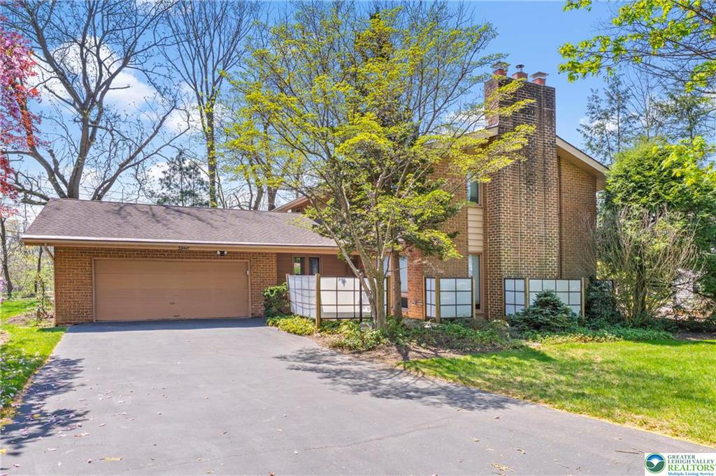 Allentown City, Pennsylvania 18104, United States, 4 Bedrooms Bedrooms, ,3 BathroomsBathrooms,Residential,Pending,121234