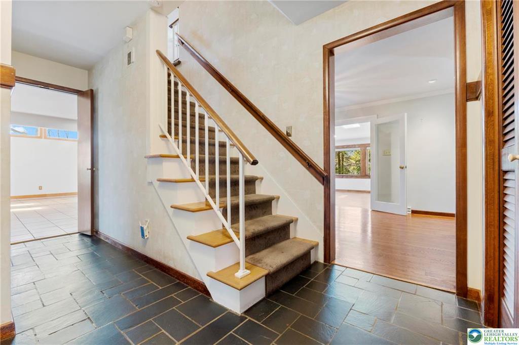 Allentown City, Pennsylvania 18104, United States, 4 Bedrooms Bedrooms, ,3 BathroomsBathrooms,Residential,Pending,121234