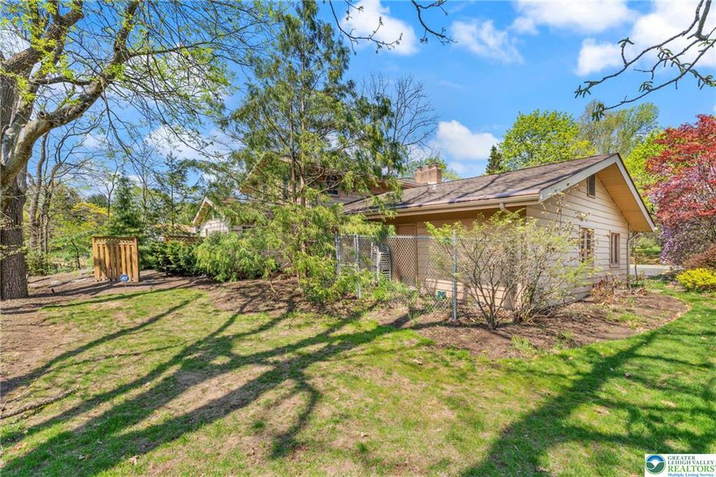 Allentown City, Pennsylvania 18104, United States, 4 Bedrooms Bedrooms, ,3 BathroomsBathrooms,Residential,Pending,121234