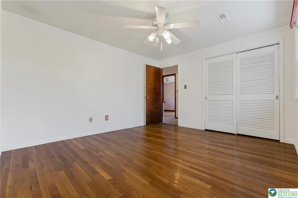 Allentown City, Pennsylvania 18104, United States, 4 Bedrooms Bedrooms, ,3 BathroomsBathrooms,Residential,Pending,121234