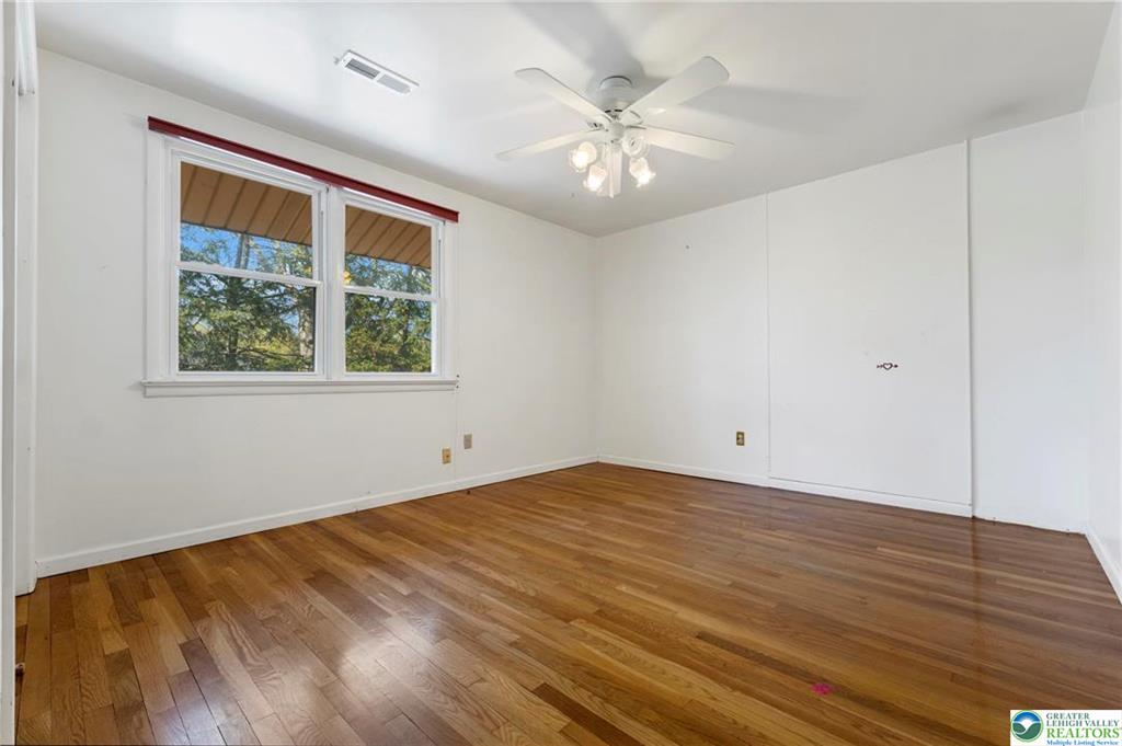 Allentown City, Pennsylvania 18104, United States, 4 Bedrooms Bedrooms, ,3 BathroomsBathrooms,Residential,Pending,121234