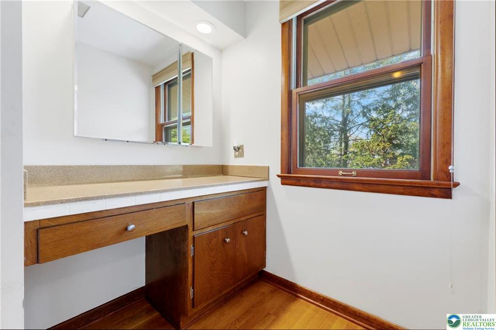 Allentown City, Pennsylvania 18104, United States, 4 Bedrooms Bedrooms, ,3 BathroomsBathrooms,Residential,Pending,121234