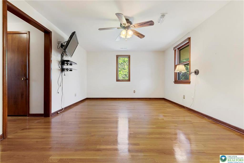 Allentown City, Pennsylvania 18104, United States, 4 Bedrooms Bedrooms, ,3 BathroomsBathrooms,Residential,Pending,121234