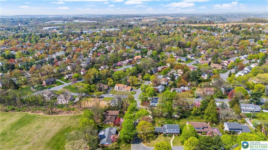 Allentown City, Pennsylvania 18104, United States, 4 Bedrooms Bedrooms, ,3 BathroomsBathrooms,Residential,Pending,121234