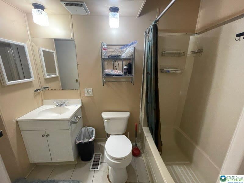 Moore Twp, Pennsylvania 18014, United States, 3 Bedrooms Bedrooms, ,2 BathroomsBathrooms,Residential,Active,140699