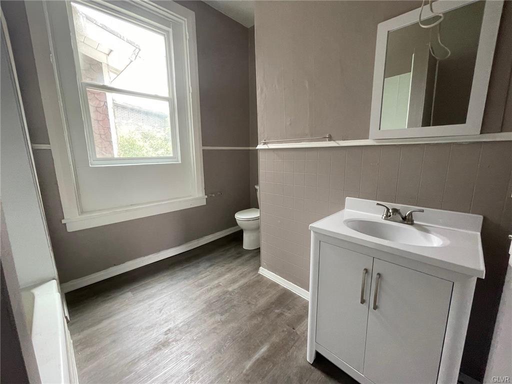 Tamaqua Borough, Pennsylvania 18252, United States, 8 Bedrooms Bedrooms, ,4 BathroomsBathrooms,Residential,Pending,102282