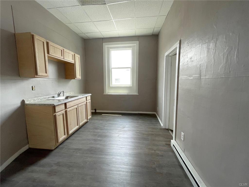 Tamaqua Borough, Pennsylvania 18252, United States, 8 Bedrooms Bedrooms, ,4 BathroomsBathrooms,Residential,Pending,102282