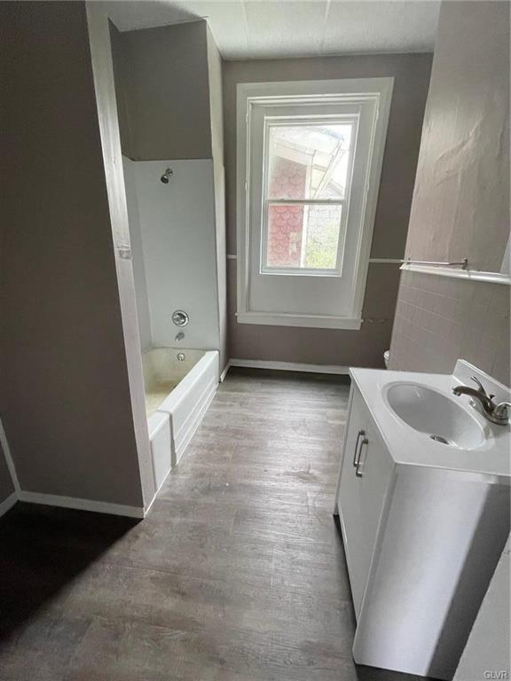 Tamaqua Borough, Pennsylvania 18252, United States, 8 Bedrooms Bedrooms, ,4 BathroomsBathrooms,Residential,Pending,102282