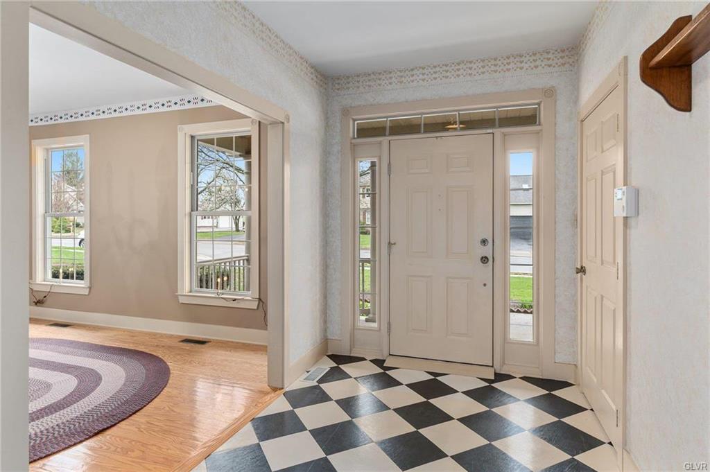 Topton Borough, Pennsylvania 19562, United States, 3 Bedrooms Bedrooms, ,4 BathroomsBathrooms,Residential,Pending,106274