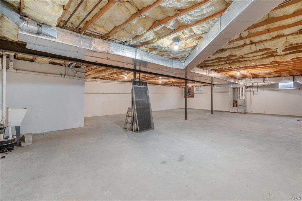 Topton Borough, Pennsylvania 19562, United States, 3 Bedrooms Bedrooms, ,4 BathroomsBathrooms,Residential,Pending,106274