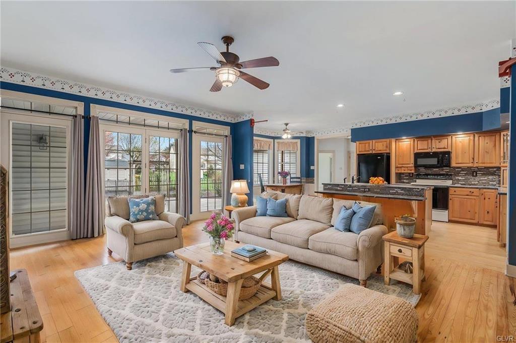 Topton Borough, Pennsylvania 19562, United States, 3 Bedrooms Bedrooms, ,4 BathroomsBathrooms,Residential,Pending,106274