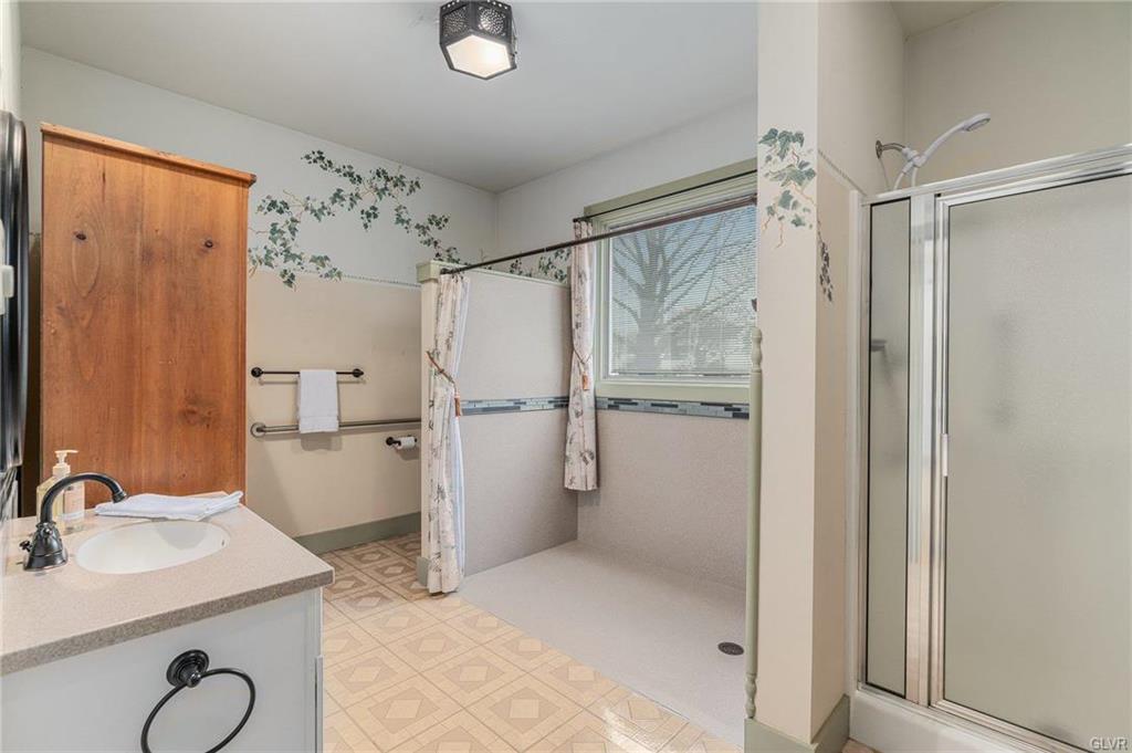 Topton Borough, Pennsylvania 19562, United States, 3 Bedrooms Bedrooms, ,4 BathroomsBathrooms,Residential,Pending,106274