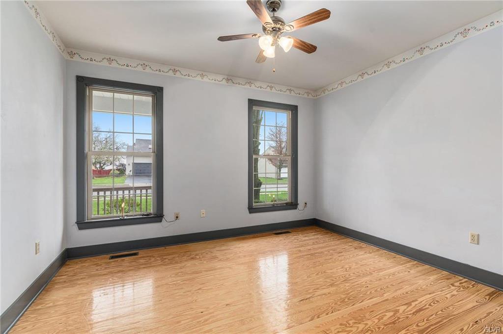 Topton Borough, Pennsylvania 19562, United States, 3 Bedrooms Bedrooms, ,4 BathroomsBathrooms,Residential,Pending,106274