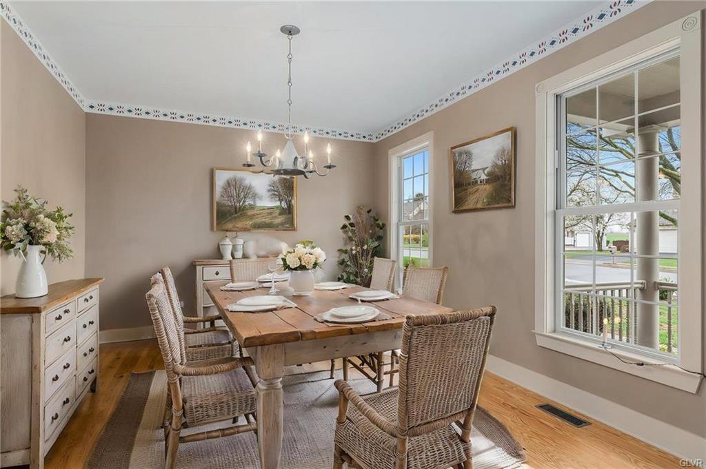 Topton Borough, Pennsylvania 19562, United States, 3 Bedrooms Bedrooms, ,4 BathroomsBathrooms,Residential,Pending,106274