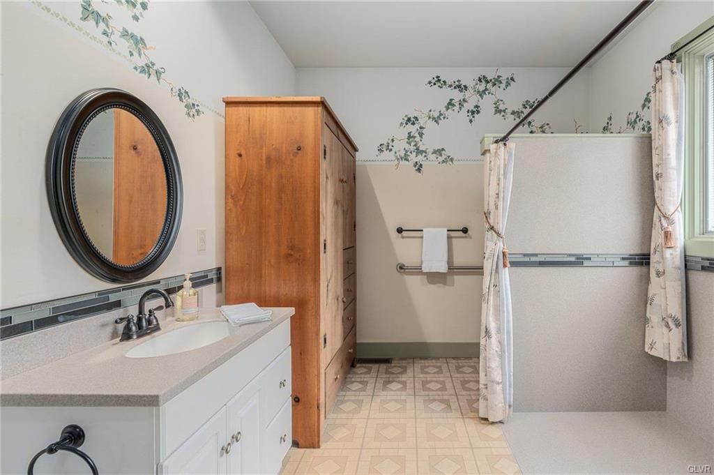 Topton Borough, Pennsylvania 19562, United States, 3 Bedrooms Bedrooms, ,4 BathroomsBathrooms,Residential,Pending,106274