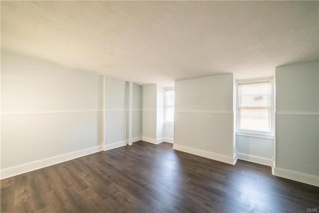 Allentown City, Pennsylvania 18102, United States, 5 Bedrooms Bedrooms, ,2 BathroomsBathrooms,Residential,Pending,86900