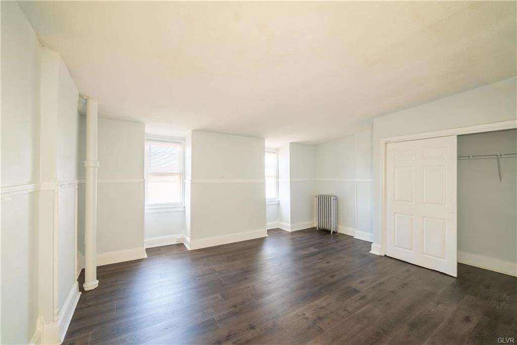 Allentown City, Pennsylvania 18102, United States, 5 Bedrooms Bedrooms, ,2 BathroomsBathrooms,Residential,Pending,86900