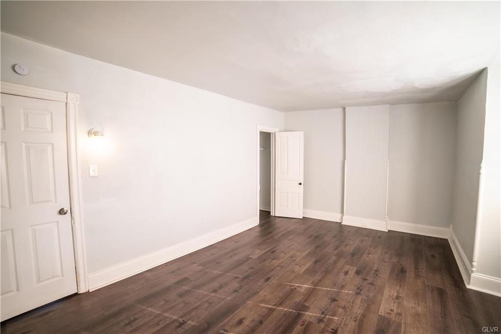 Allentown City, Pennsylvania 18102, United States, 5 Bedrooms Bedrooms, ,2 BathroomsBathrooms,Residential,Pending,86900