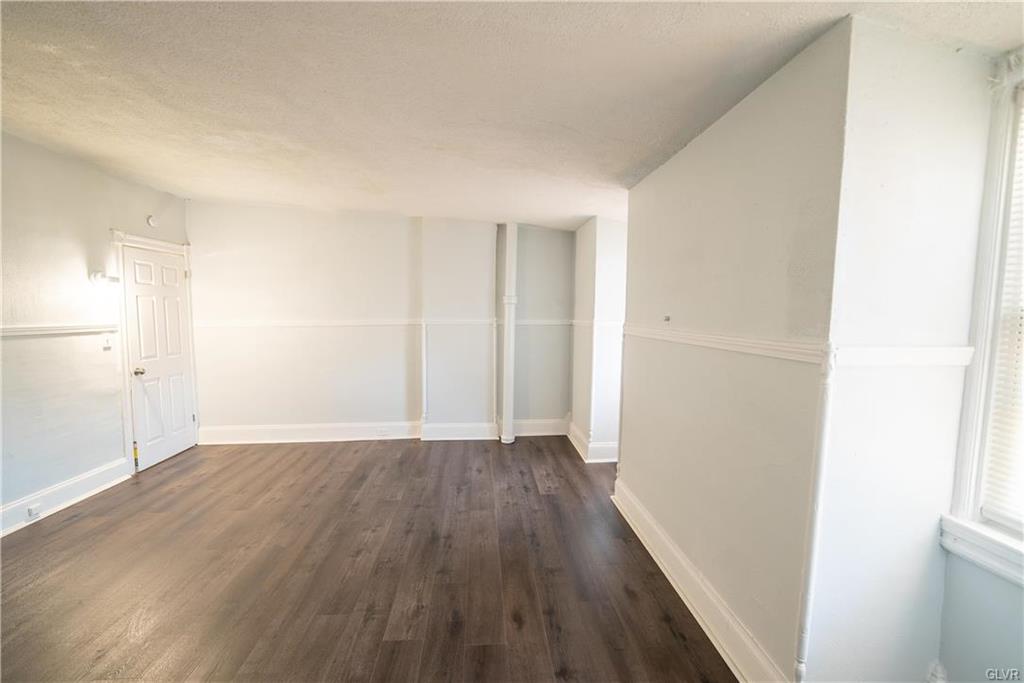 Allentown City, Pennsylvania 18102, United States, 5 Bedrooms Bedrooms, ,2 BathroomsBathrooms,Residential,Pending,86900