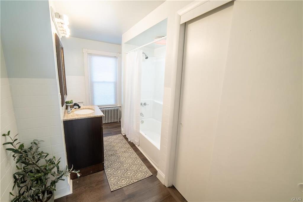 Allentown City, Pennsylvania 18102, United States, 5 Bedrooms Bedrooms, ,2 BathroomsBathrooms,Residential,Pending,86900