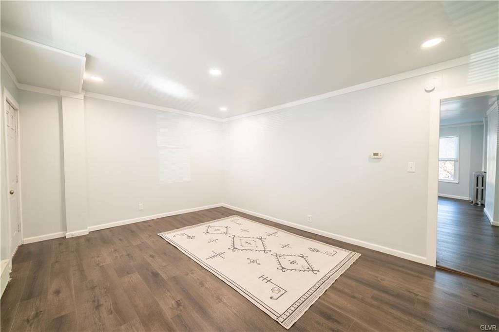 Allentown City, Pennsylvania 18102, United States, 5 Bedrooms Bedrooms, ,2 BathroomsBathrooms,Residential,Pending,86900