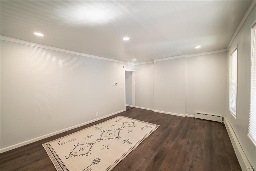 Allentown City, Pennsylvania 18102, United States, 5 Bedrooms Bedrooms, ,2 BathroomsBathrooms,Residential,Pending,86900