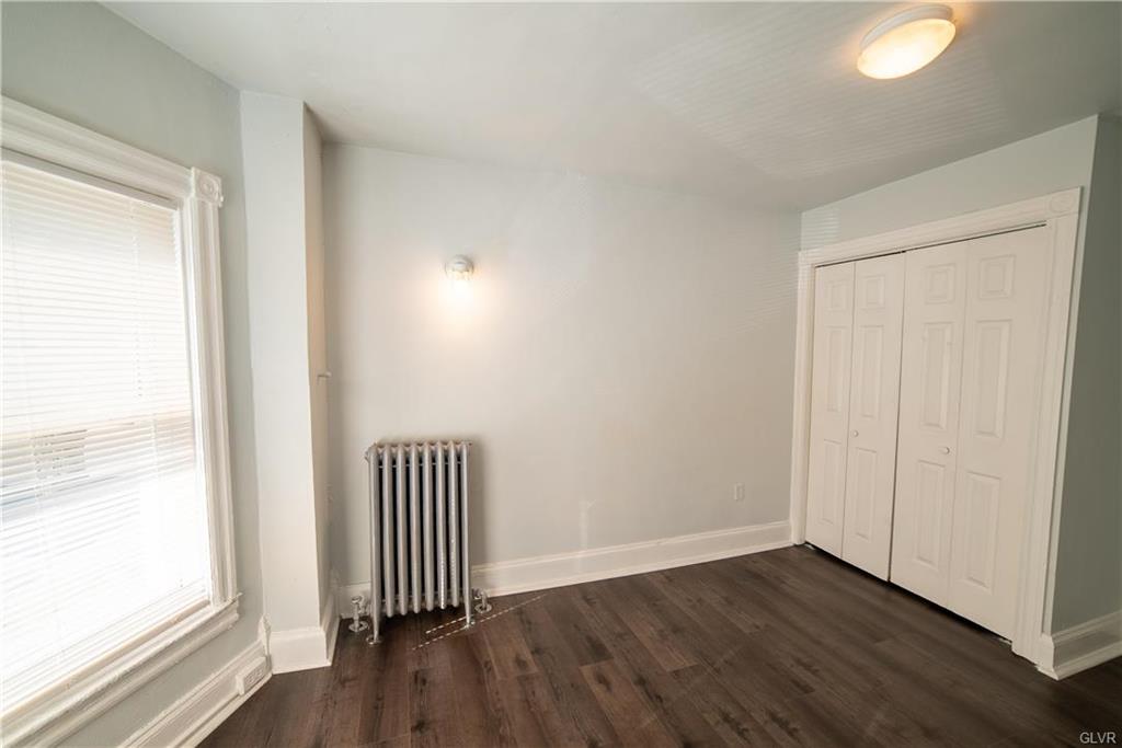 Allentown City, Pennsylvania 18102, United States, 5 Bedrooms Bedrooms, ,2 BathroomsBathrooms,Residential,Pending,86900