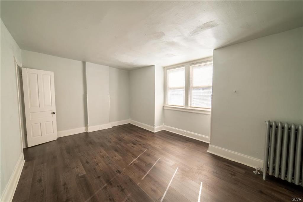 Allentown City, Pennsylvania 18102, United States, 5 Bedrooms Bedrooms, ,2 BathroomsBathrooms,Residential,Pending,86900